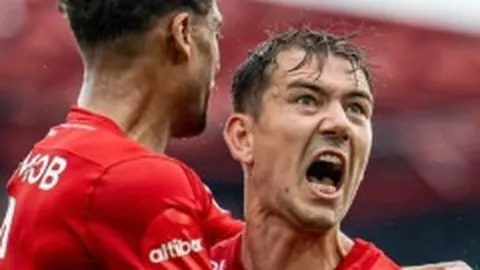 黄友政击败赵大成，晋级亚洲杯男单八强