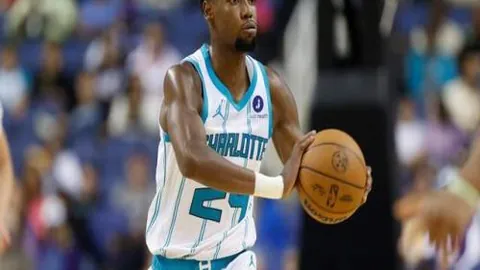 “香港启德体育园斯诺克大赛，中国选手九人集结迎战——环球时报报道”