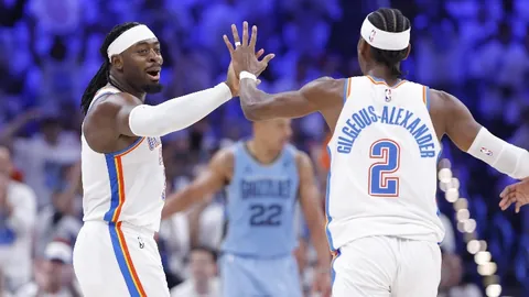 阿伯格跃升至高尔夫第四，托马斯重返前十阵营